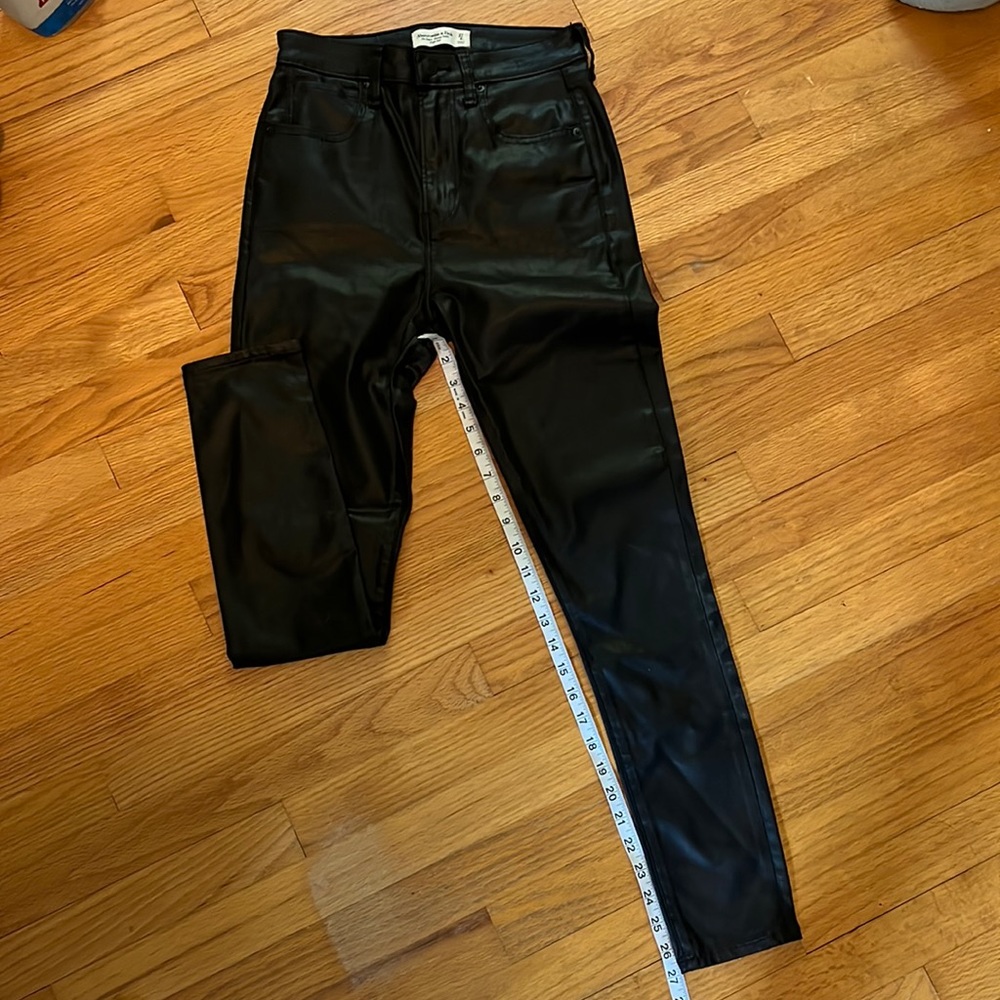NWOT Abercrombie & Fitch Black Faux Leather High Rise Curve Love Skinny Jeans